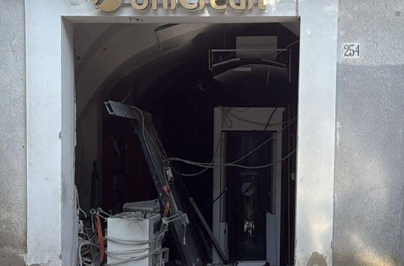 Troia, assalto al bancomat: il colpo va a segno