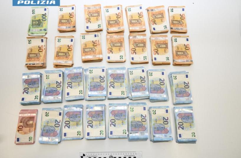 Spaccio di droga, due uomini arrestati dalla Polizia a Bernalda