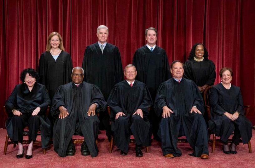 La Corte Suprema frena gli abusi, non certo i dazi