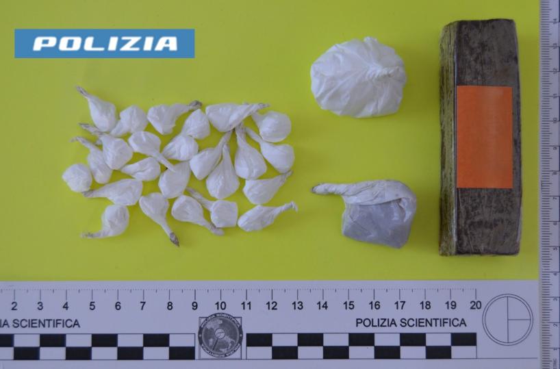 Bernalda, in auto con la droga sulla statale: arrestato un 40enne