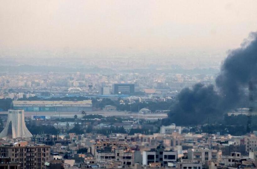 Attacco Usa-Israele a Iran. Nuova ondata missili su basi Usa nel Golfo. Giallo su sorte di Khamenei