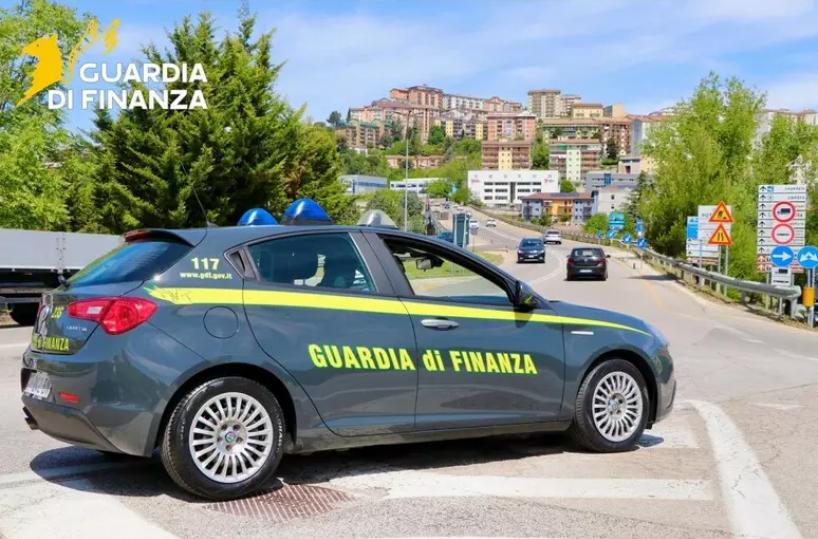Controlli antidroga nel Potentino, 15 persone segnalate dalla Guardia di Finanza