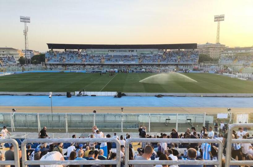 Vietata ai tifosi del Bari la trasferta a Pescara: stop alla vendita di biglietti per i residenti in Puglia