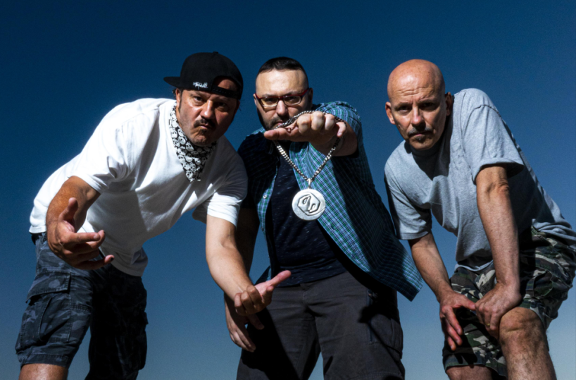 &laquo;La piazza prima dei follower&raquo;: il leggendario gruppo rap La Famiglia in concerto a Conversano