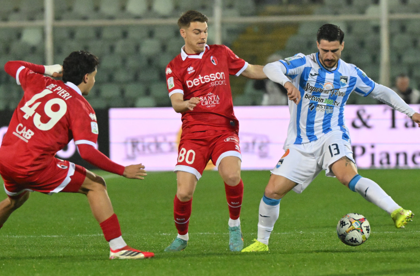 Il Bari senza &laquo;faccia&raquo;: sabato si ricomincia da un altro spareggio salvezza 