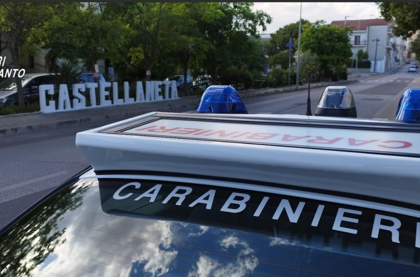 Castellaneta, minacciava e maltrattava la madre per estorcere denaro: in comunit&agrave; un 16enne 