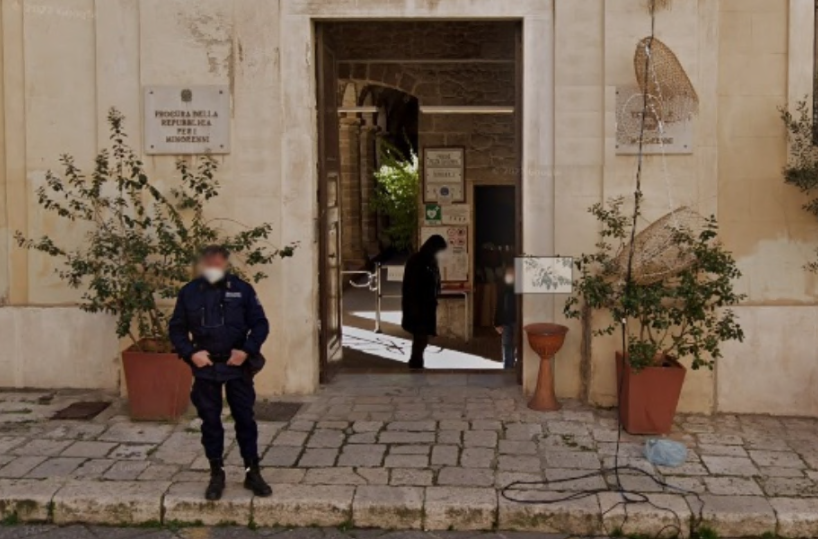 Taranto, presero a schiaffi e pugni una coppia di 60enni: due giovanissimi condannati a un anno e 3 mesi