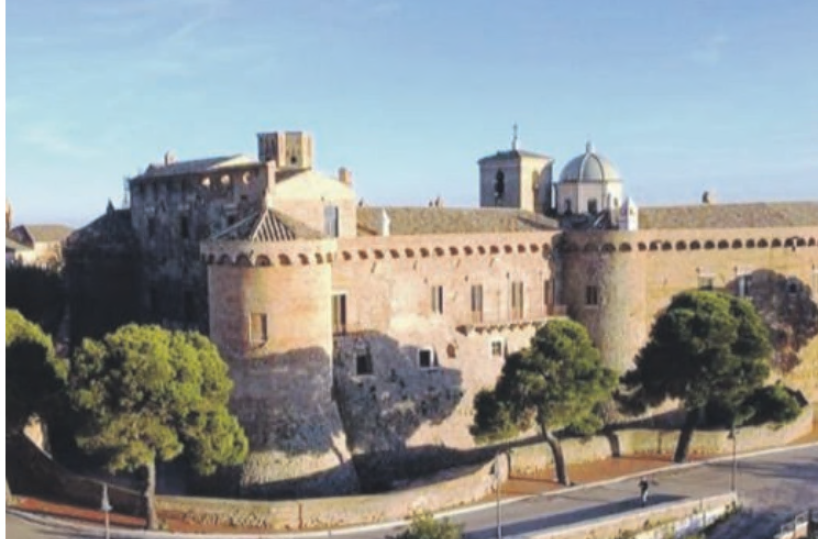 Serracapriola, il castello dei Maresca e il mistero delle 8 punte sulla &laquo;torre stellare&raquo;