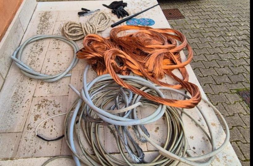 Melissano, in auto con 42 chili di rame rubati nell'impianto fotovoltaico: arrestati