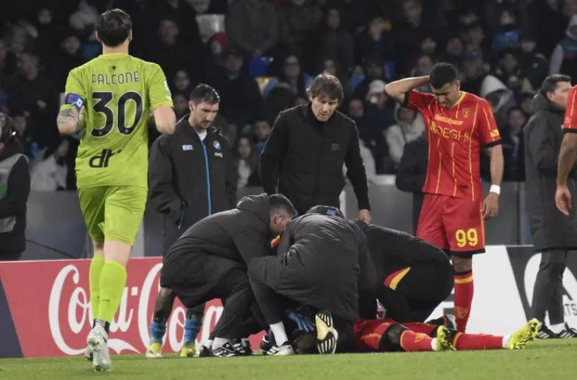 Il Lecce tira un sospiro di sollievo: Lameck Banda torna a casa. Ieri il malore in campo