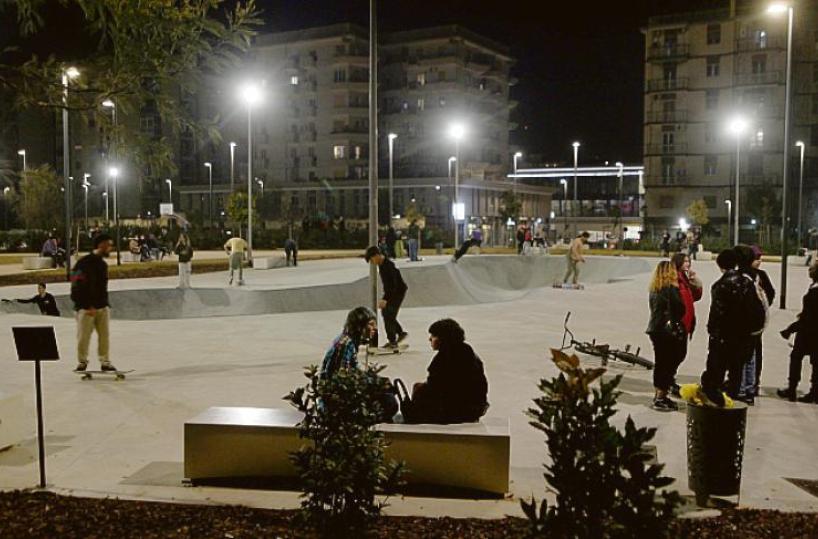 Bari, la violenza delle babygang al Parco Rossani: &laquo;Mio figlio di 13 anni aggredito e salvato da un 18enne&raquo;