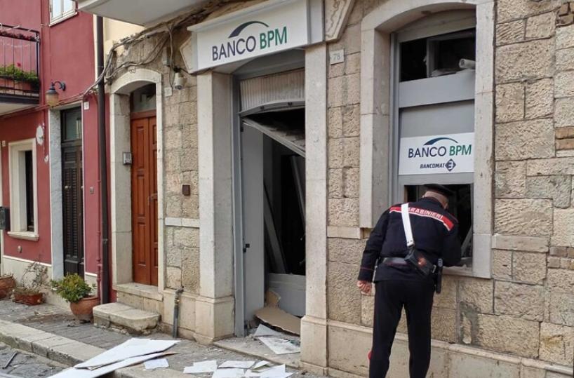 Assalti ai bancomat, sgominata la banda della marmotta che colpiva in Campania: in arresto 5 pugliesi in trasferta
