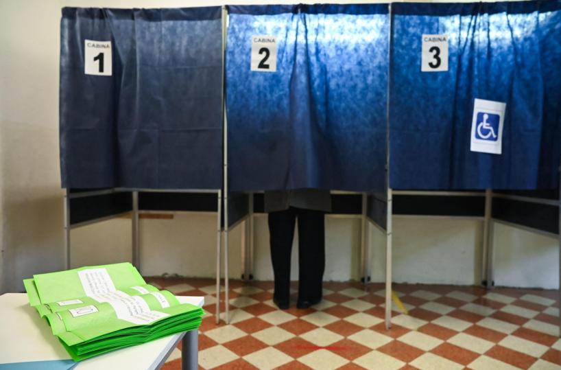 Urne aperte per il referendum sulla giustizia dalle 7 alle 23, ecco come si vota. C'&egrave; tempo anche domani fino alle 15