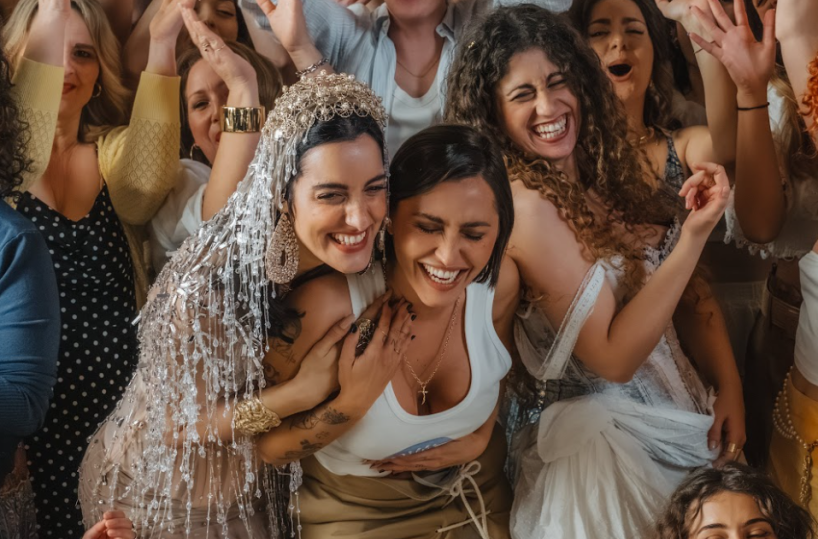 &laquo;Al mio Paese&raquo;: l'energia di Serena Brancale incontra Levante e Delia in un inno al Sud e alle radici di &laquo;casa&raquo;