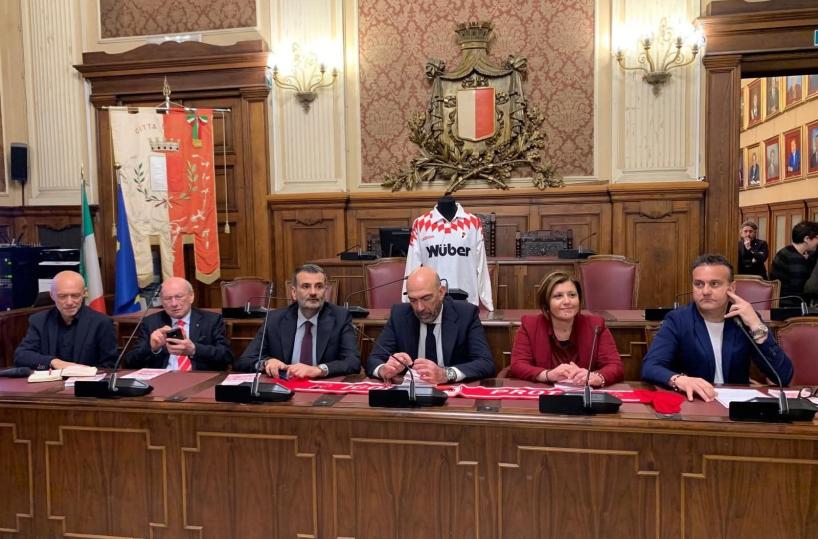 &laquo;Bari ti amo! Parola di Zar&raquo;, il libro di Protti &laquo;bandiera nel cuore dei tifosi&raquo;