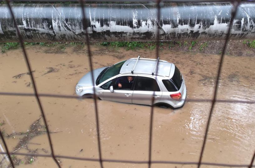 Maltempo, case sotto il fango dopo la piena del Cervaro: &laquo;Dobbiamo buttare tutto. Persi tanti anni di sacrifici&raquo;