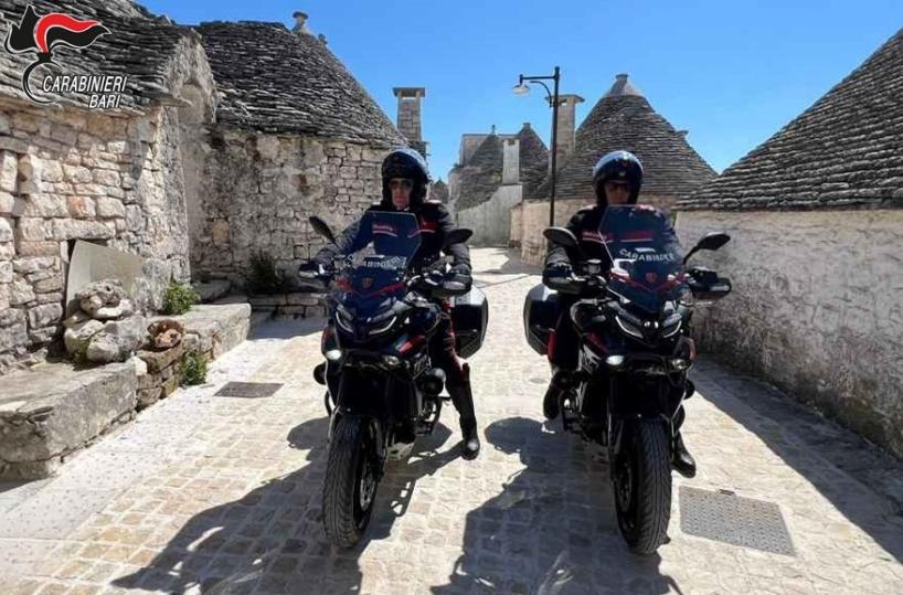 Controlli di Pasqua dei carabinieri nel Barese, dieci arresti per possesso di droga