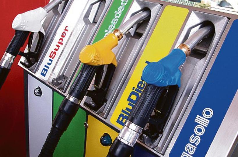 Caro carburante, Basilicata maglia nera d'Italia: &laquo;Benzina a prezzi autostradali&raquo;