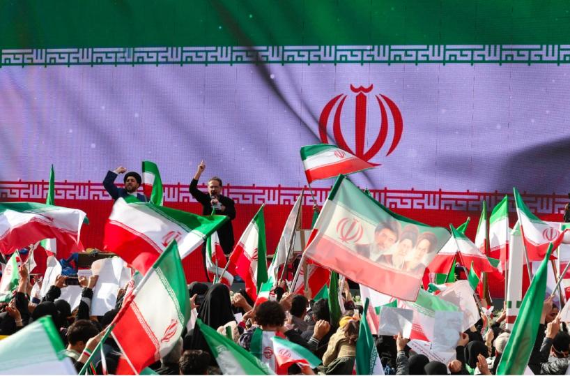 Usa, nessun attacco in Iran: Trump accetta due settimane di tregua, riapre lo stretto di Hormutz. Scende il petrolio