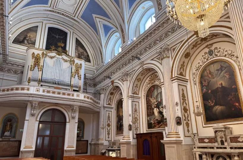 Bari, riapre la chiesa di San Francesco nel quartiere Libert&agrave;: i lavori per 2 milioni pagati da una famiglia