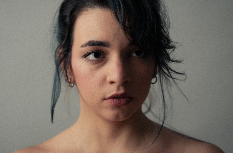 Dalila Spagnolo pubblica &laquo;Che meraviglia&raquo;: un viaggio intimo tra identit&agrave;, fragilit&agrave; e consapevolezza