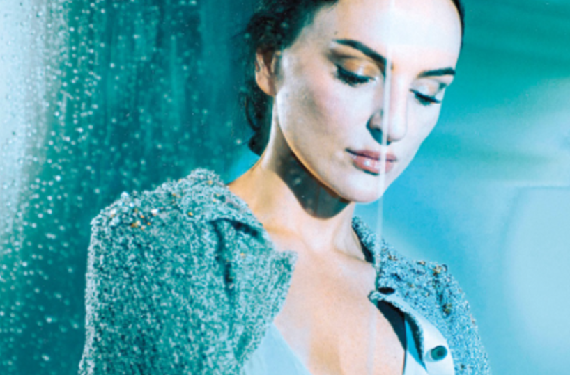 &laquo;Foto Mosse&raquo;, il nuovo capitolo di Arisa: &laquo;Voglio che questo disco sia una pacca sulla spalla a chi si sente fuori moda&raquo;