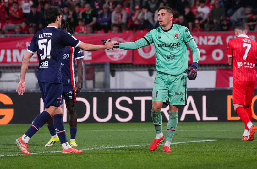 Bari, serve molto di pi&ugrave;: la salvezza resta lontana