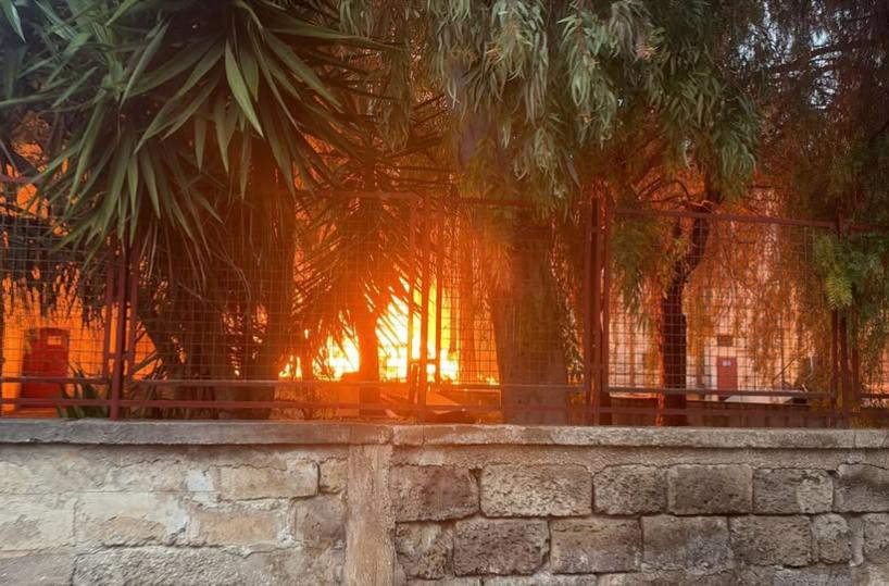 Bisceglie, scoppia un incendio nella sede Caritas: non si esclude l'origine dolosa