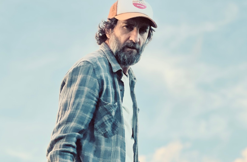 Emanuele Colandrea porta in Puglia il &laquo;DUE Tour&raquo;: concerti a Taranto e Melpignano per il nuovo viaggio sonoro del cantautore