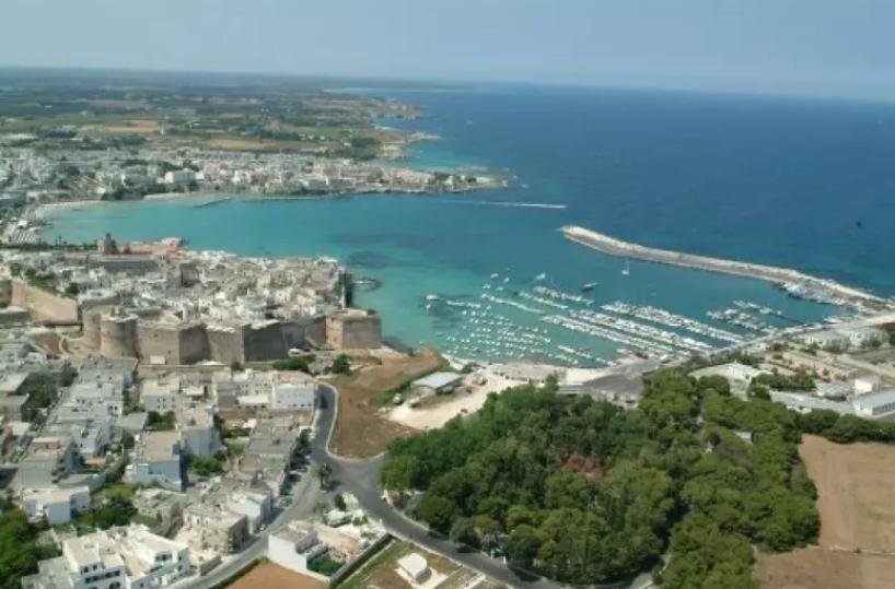 Otranto, scoperti dei lavori abusivi sulla spiaggia in area protetta: sigilli a 4mila metri quadri