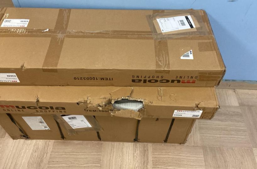 Bari, al pronto soccorso rubate panchine con fioriere ancora imballate: il Policlinico denuncia