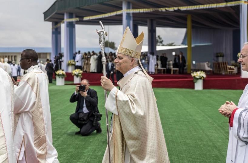 La fede del Papa in Africa contro quella di cartapesta della cultura Maga