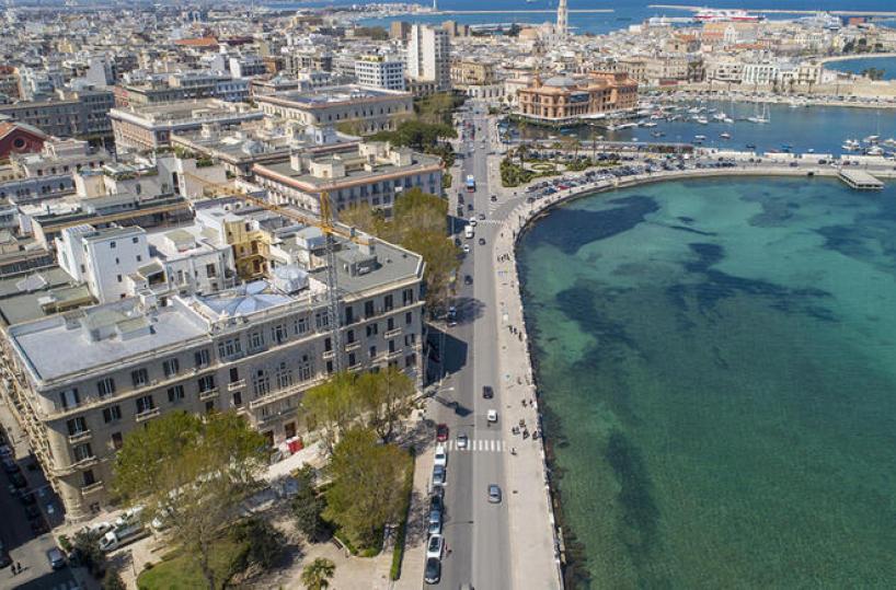 Il punto del direttore Mimmo Mazza: &laquo;Citt&agrave; violenta, quel marchio da evitare per Bari&raquo;