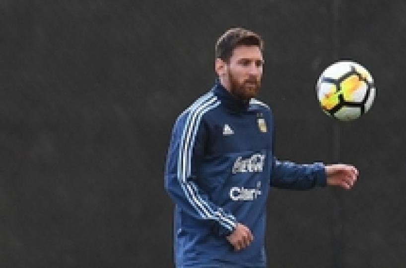 Messi elogia Ronaldo, migliora ogni anno