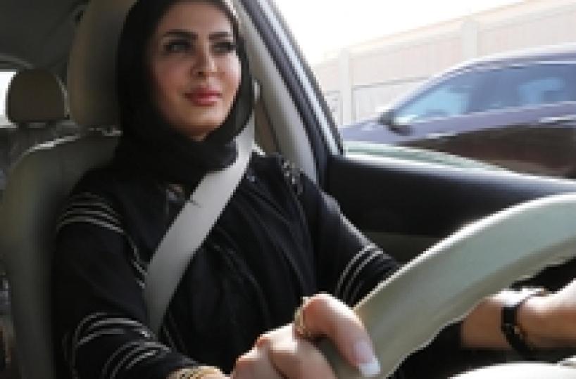 Via restrizioni passaporto donne saudite