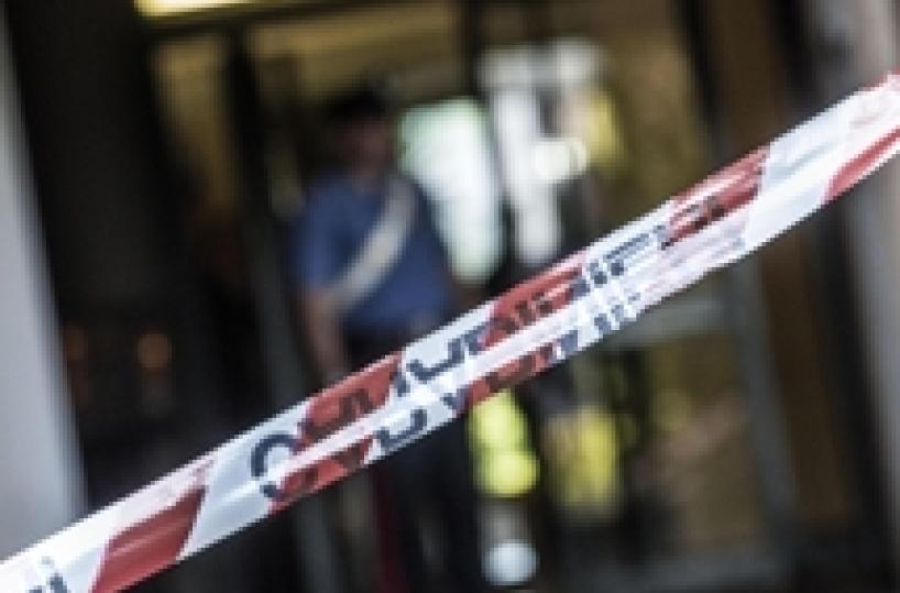 Uccide compagna strangolandola, in casa i due bambini