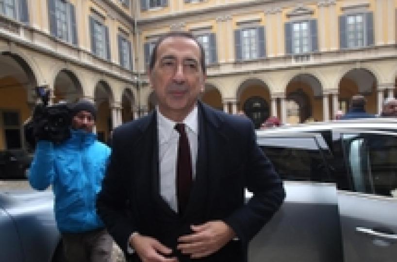 Center-right officials object to Sala self-suspension