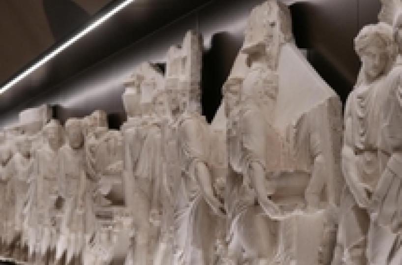 Racconigi, restaurato fregio Palagiano