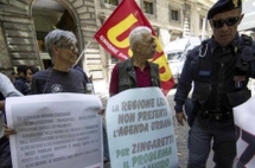 Pensioni: incontro governo-sindacati, fuori protesta Usb