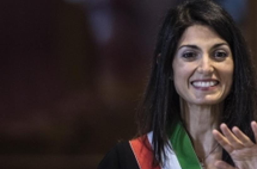 Unioni civili: Raggi unisce prima coppia in Campidoglio