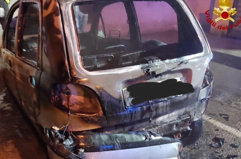 Brindisi, ancora roghi d'auto, stanotte nel mirino una Matiz