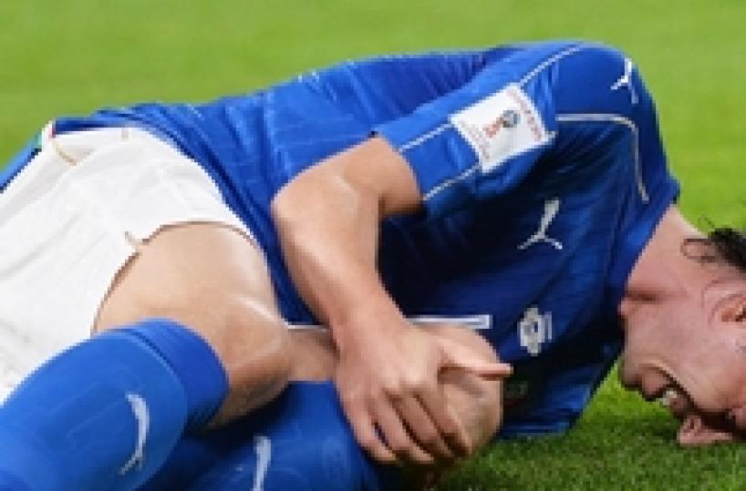 Montolivo amaro: 'Carezza a chi mi augura la morte'