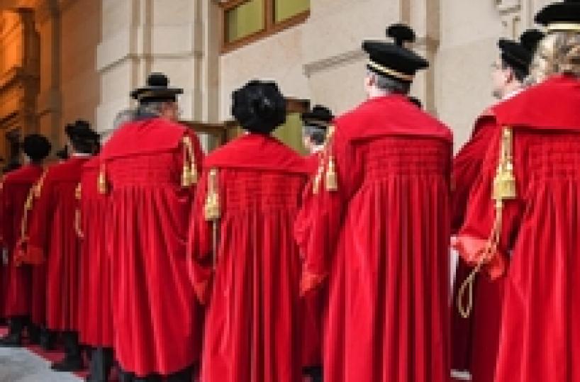 «L’omosessualità è pazzia»: bufera sulla sentenza pugliese per una coppia salentina