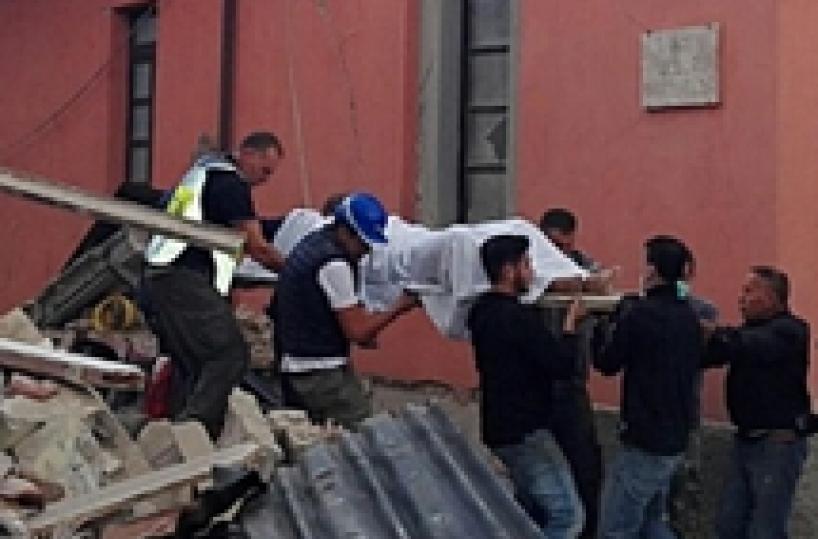 Carlo, infermiere di Amatrice«Ho trovato i miei figli morti»
