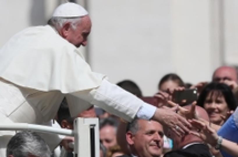 Pope Francis handwrites letter to accompany Exhortation
