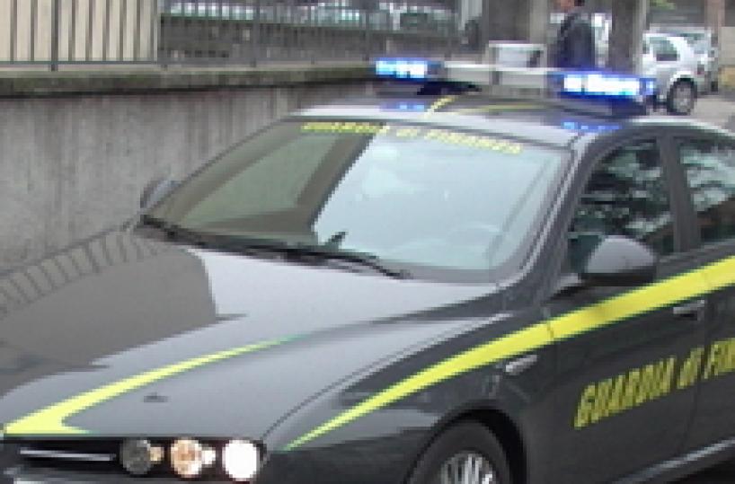 Soldi sottratti a zii defunti, sequestro