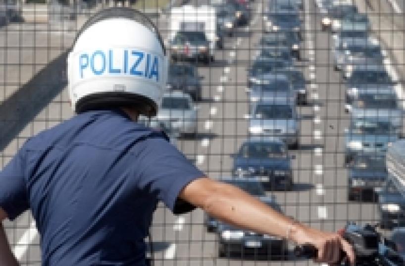 Incidenti, auto si schianta in galleria su A14: muore 76enne di Btritto