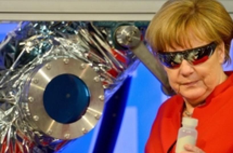 Colonia, Angela Merkel visita la sede dell'Esa