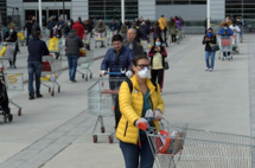 Ecdc, con il distanziamento -45% contagi