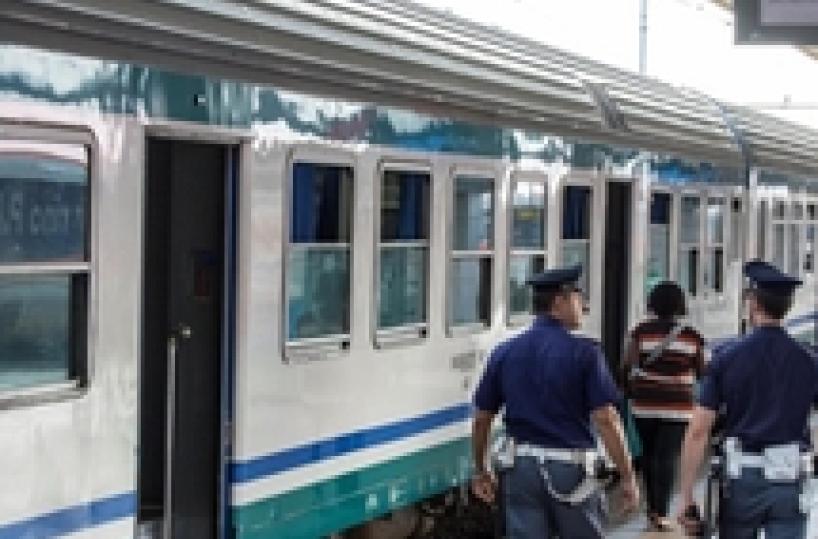Taranto, aggredisce poliziotti in stazione: arrestato 22enne